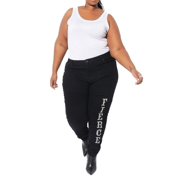 ASHLEY Stewart 24W & 30W Black Fierce Crystal Embellished Skinny Jeans (T20.10) - Picture 3 of 5